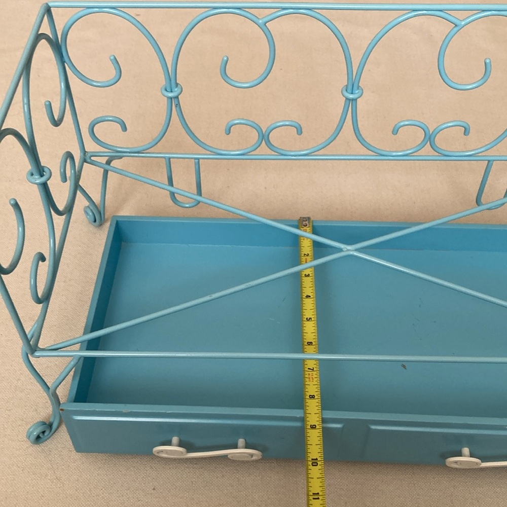 AMERICAN GIRL | Curlicue Daybed - Blue Metal Doll Bed - Picture 5 of 16
